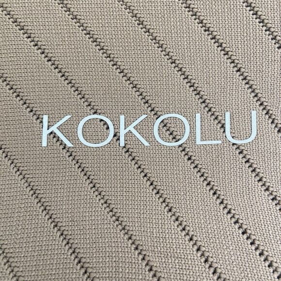 Elegant Brown Tote Bag - Picture 3 of 8